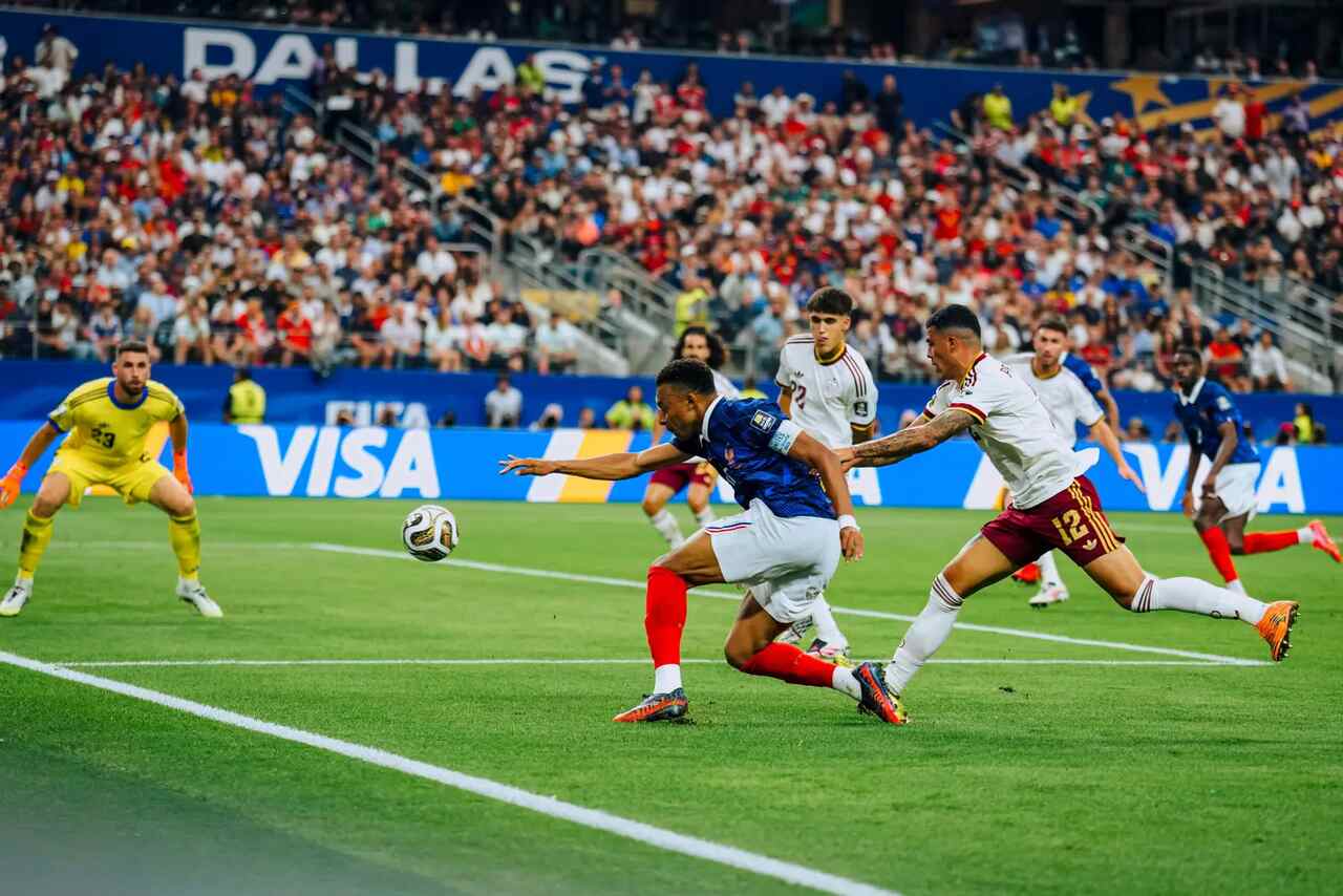 Mbappé analisa derrota da França: "Erramos demais" Mbappé analisa derrota da França: "Erramos demais"