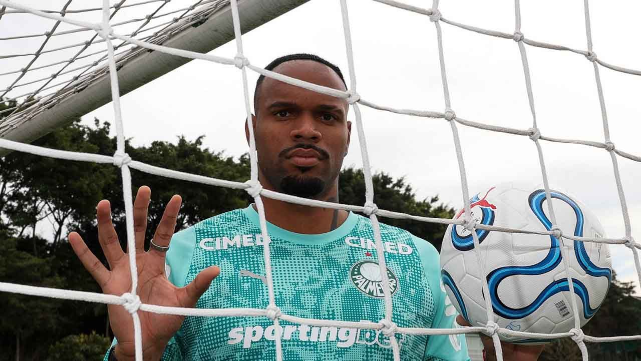Carlos Miguel completa 50 partidas pelo Palmeiras Carlos Miguel completa 50 partidas pelo Palmeiras