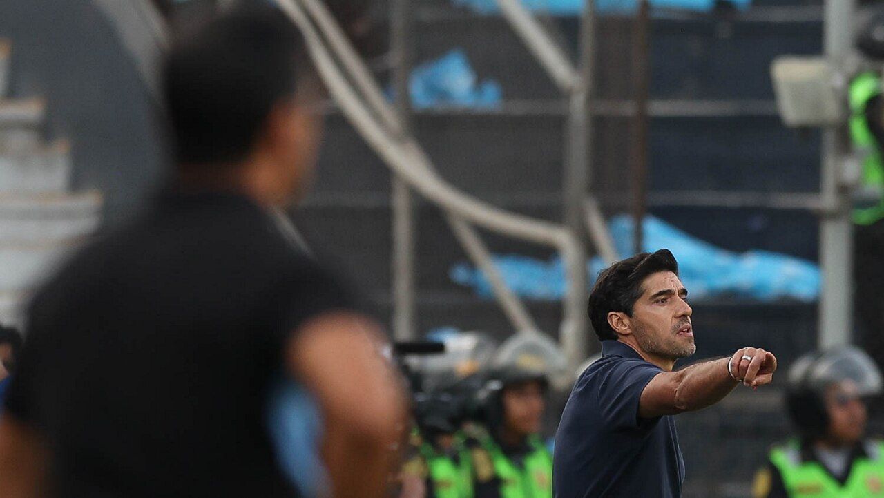 Abel revela que Palmeiras teve pedido de alteração de jogos negado