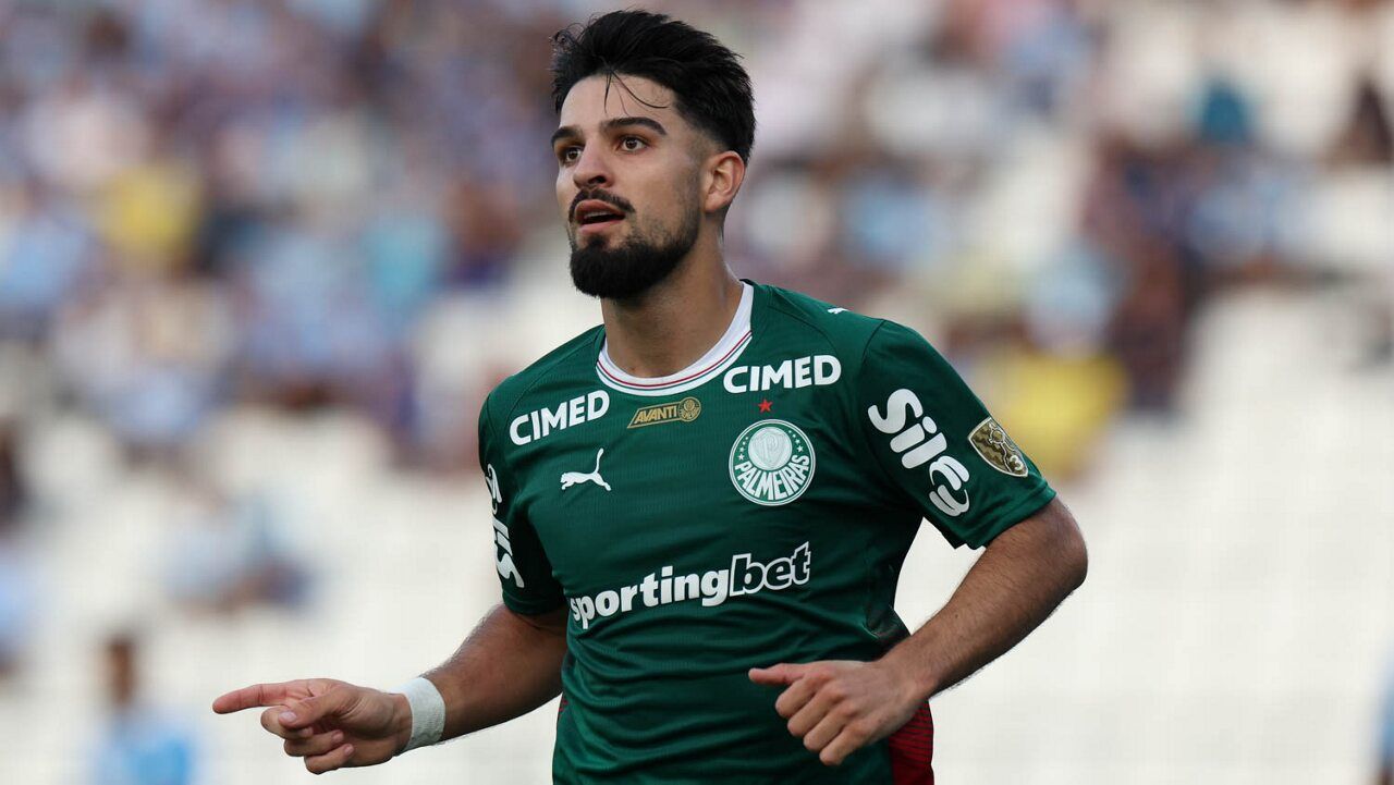Flaco López se torna o terceiro maior artilheiro do Palmeiras no século