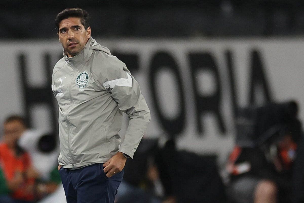 Abel critica arbitragem e analisa empate do Palmeiras: "Pouca eficácia" Abel critica arbitragem e analisa empate do Palmeiras: "Pouca eficácia"