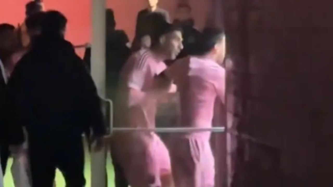 Vídeo: Messi parte para cima de árbitro após derrota do Inter Miami