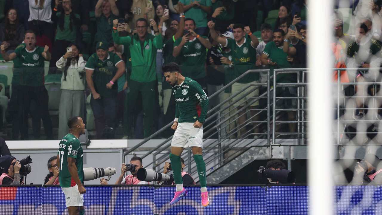 Flaco López reage a oferta e fica no Palmeiras Flaco López reage a oferta e fica no Palmeiras
