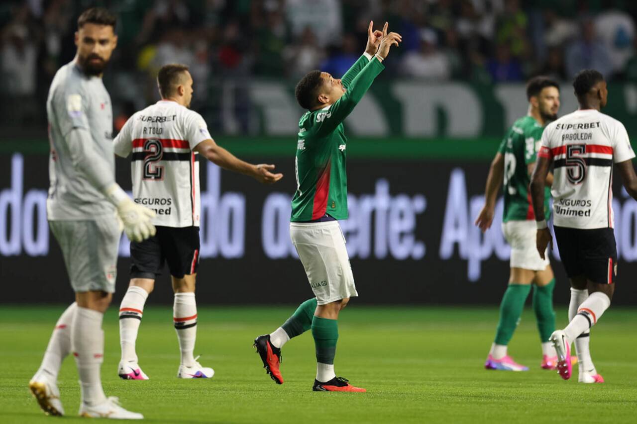 Palmeiras vence São Paulo e retoma liderança do Brasileirão