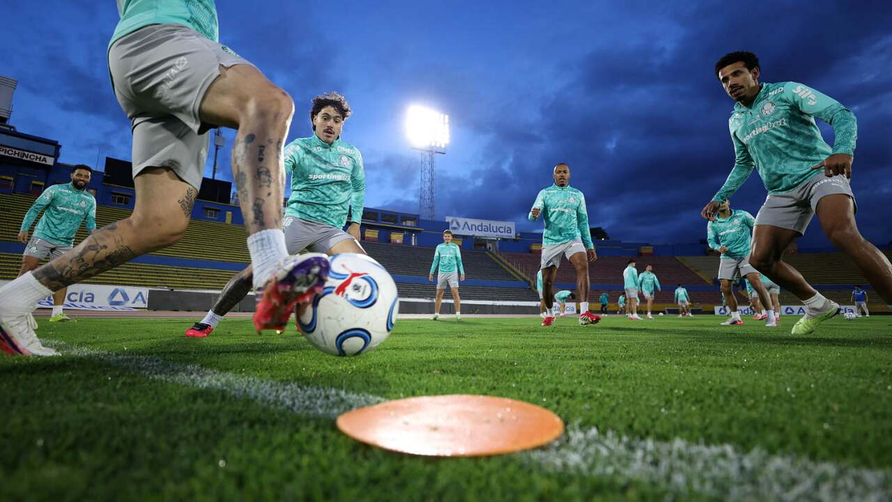 Altitude faz Palmeiras mudar preparação para duelo com a LDU Altitude faz Palmeiras mudar preparação para duelo com a LDU