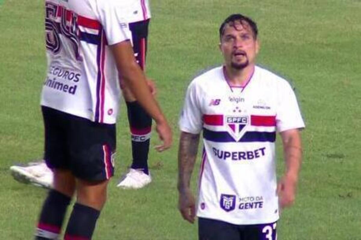 Remo marca no fim e vence o São Paulo pela primeira vez na história Remo marca no fim e vence o São Paulo pela primeira vez na história