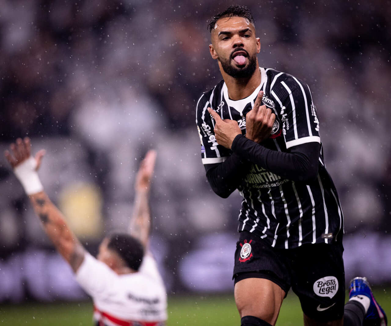 Corinthians domina Majestoso, vence o São Paulo e deixa o Z4