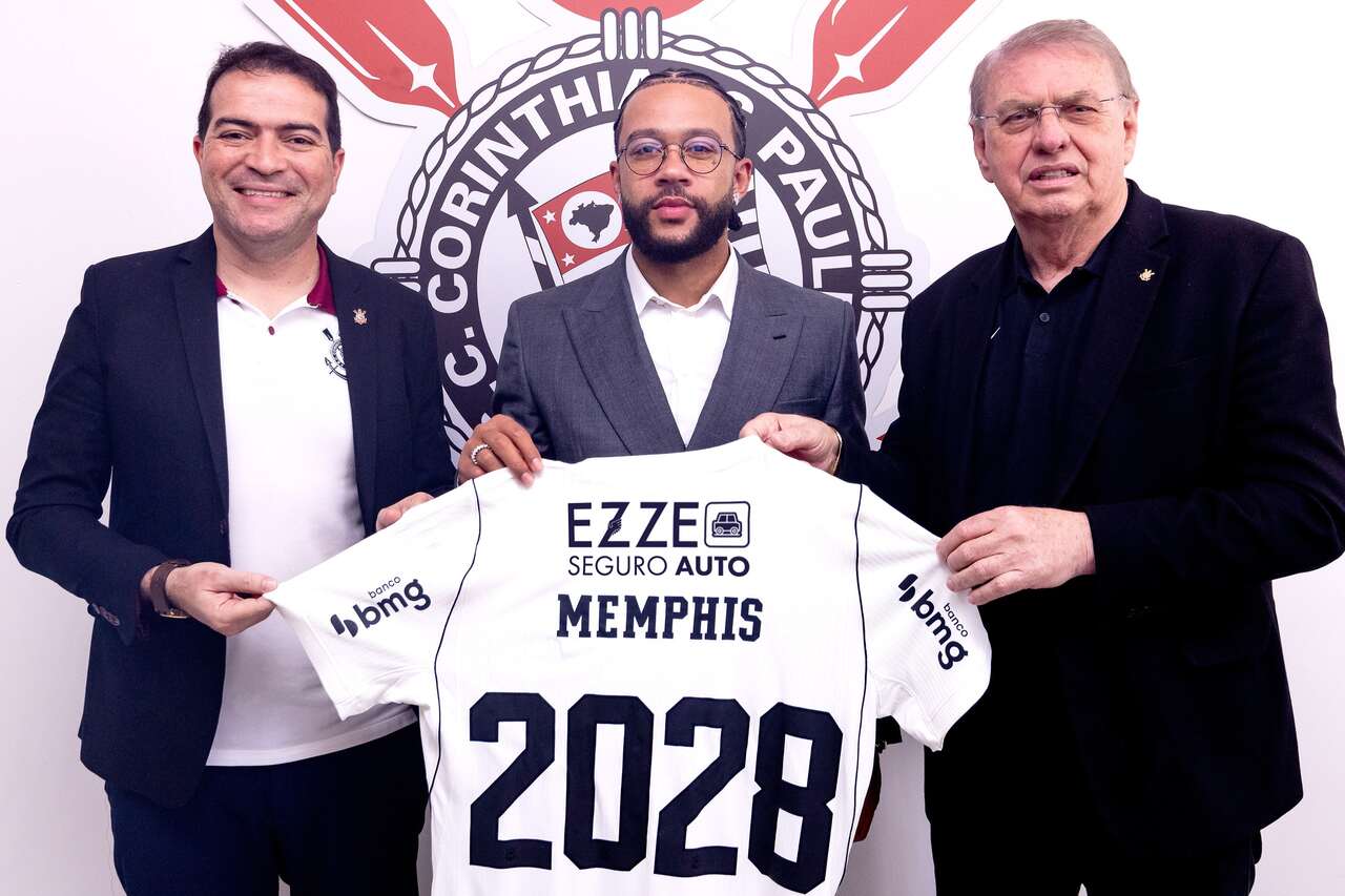 Corinthians anuncia a renovação de contrato de Memphis Depay