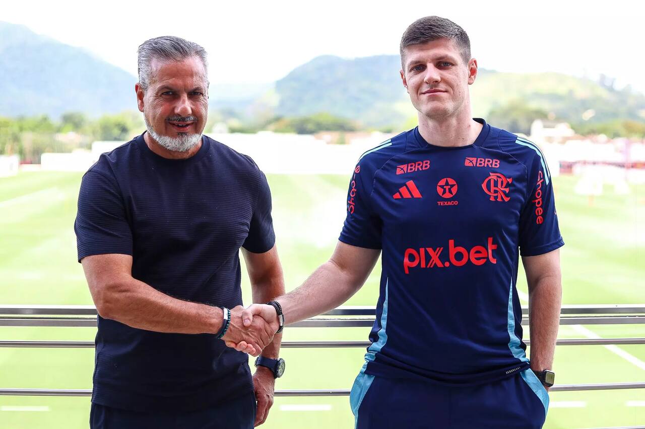 Chefe de scouting do Flamengo acerta com Liverpool para 2027