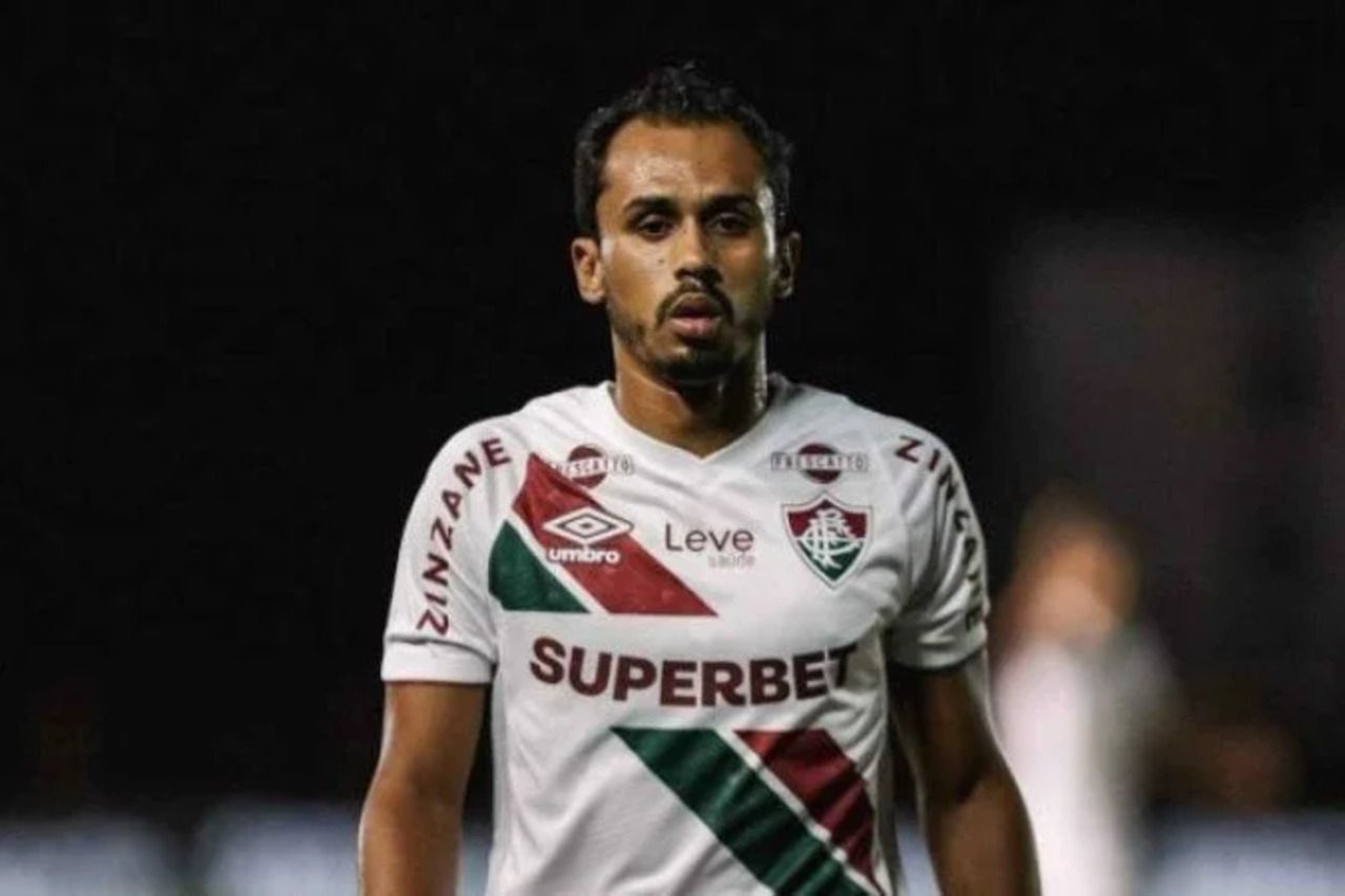 Santos tem interesse no meia Lima, ex-Fluminense