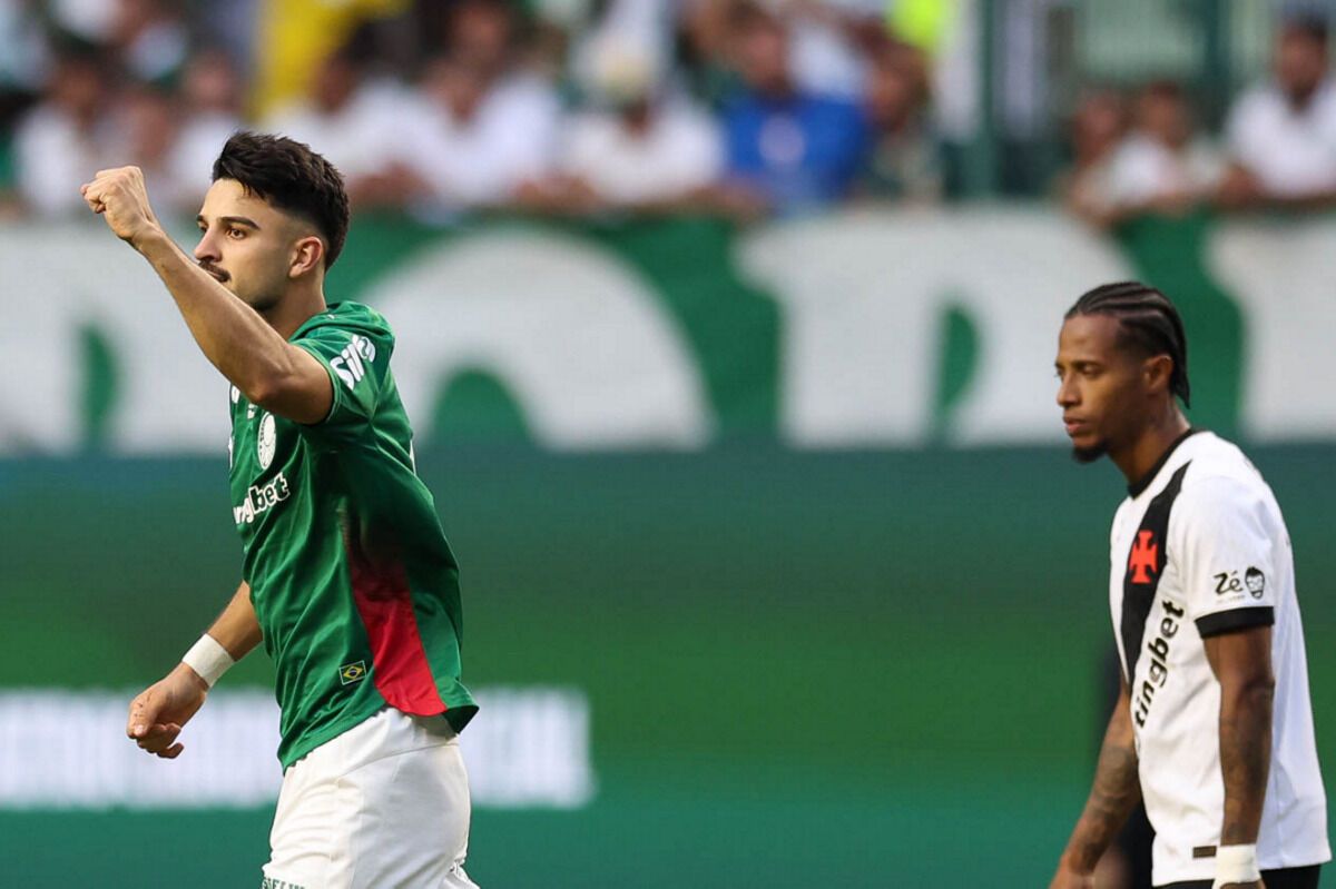 Palmeiras goleia o Vasco e dispara na liderança Palmeiras goleia o Vasco e dispara na liderança