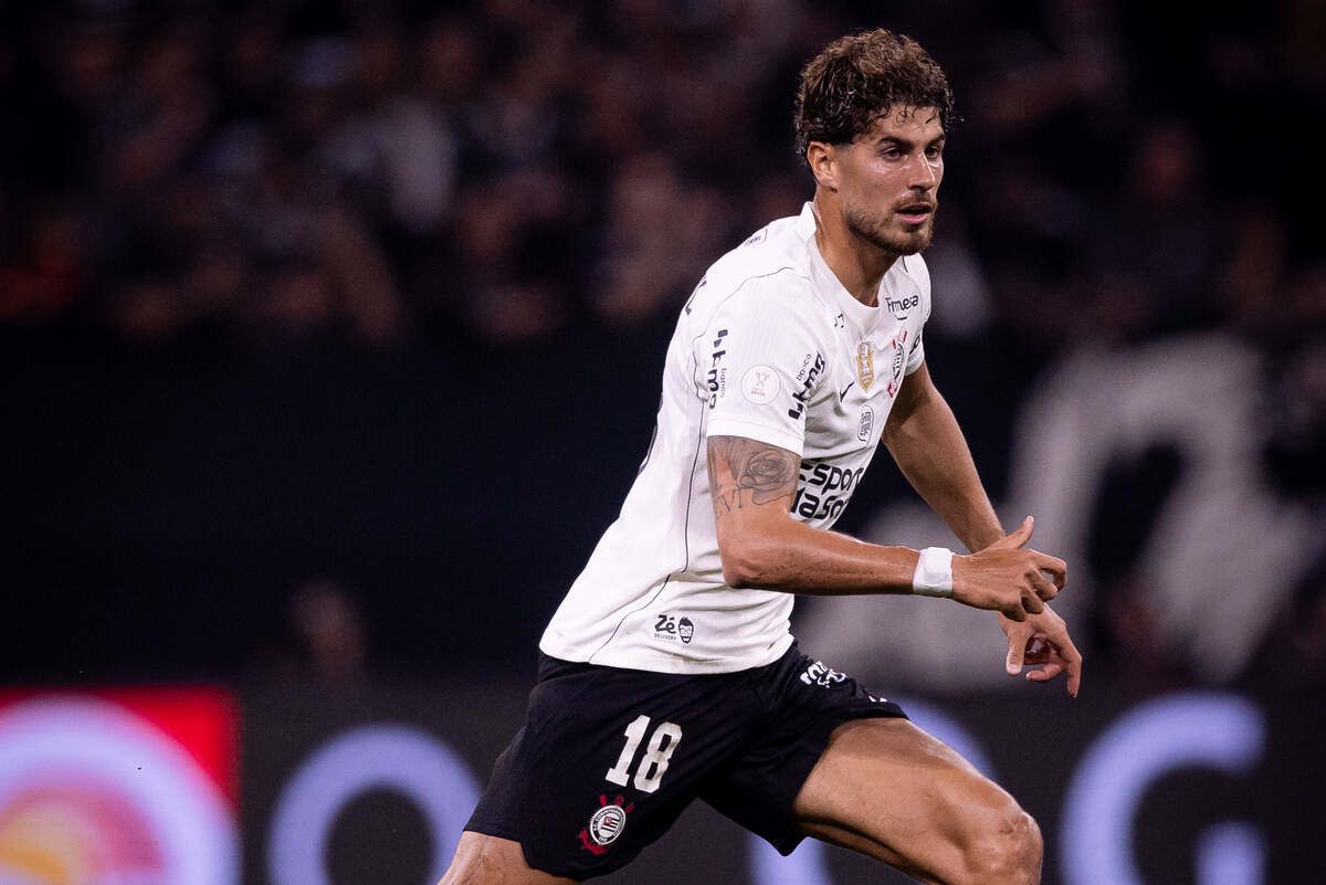Pedro Raul desencanta e busca espaço no Corinthians