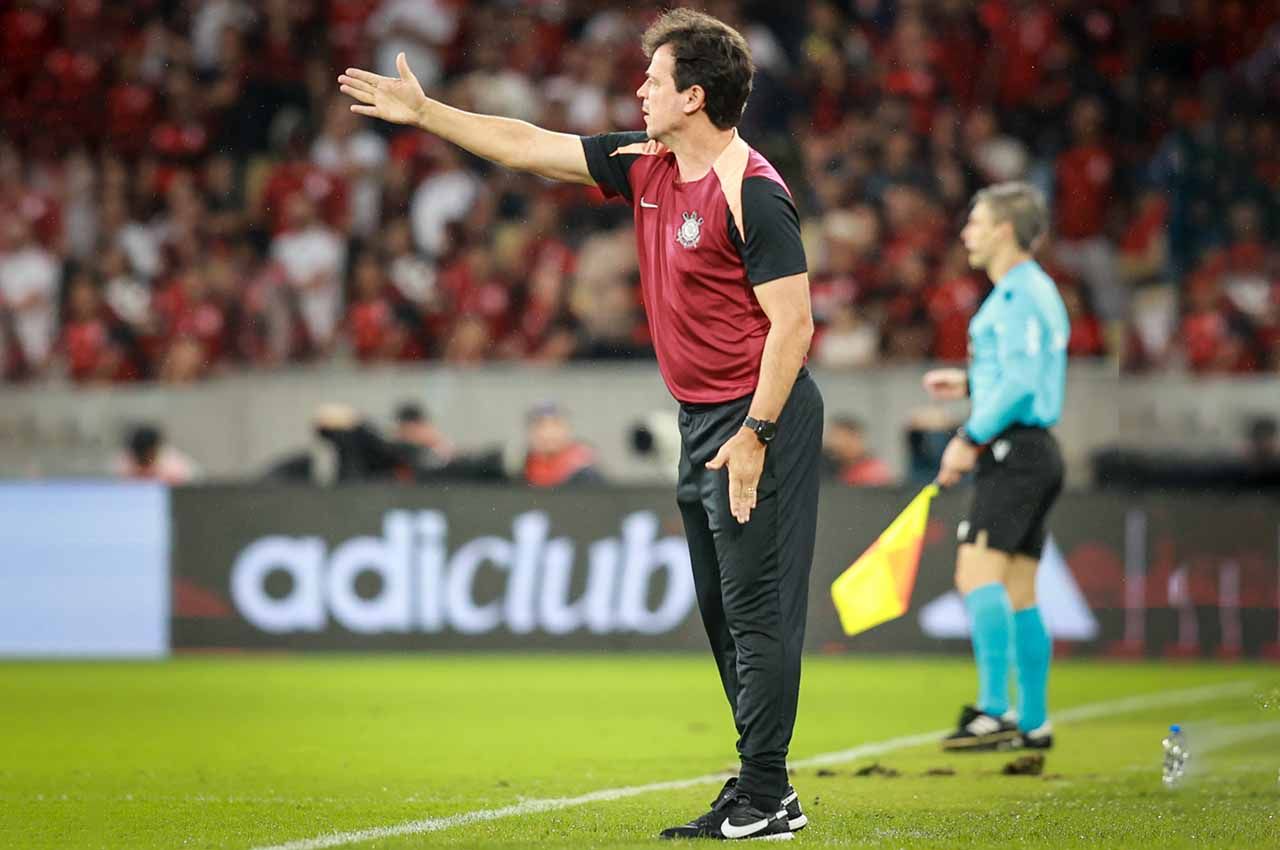 Perto do Z4, Corinthians foca só no Brasileirão Perto do Z4, Corinthians foca só no Brasileirão