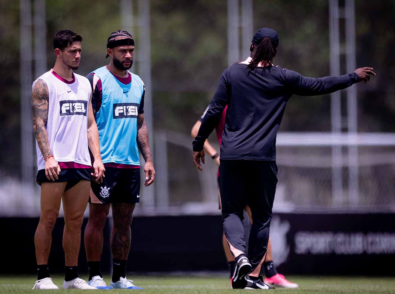 Memphis sofre lesão e desfalca o Corinthians