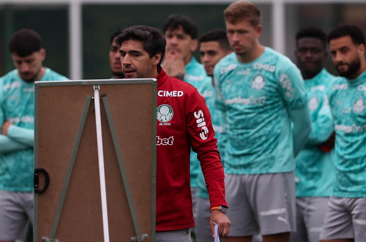 Abel muda rotina na pausa do calendário com 13 desfalques