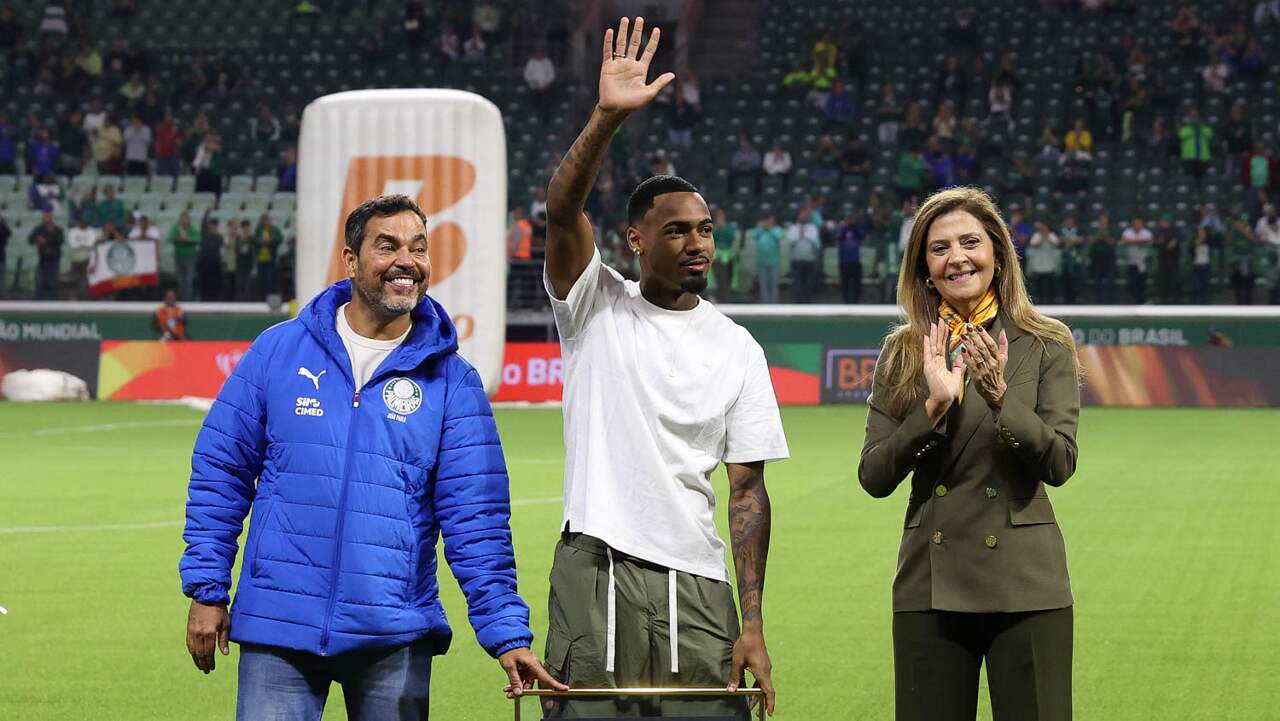 Palmeiras domina as maiores vendas do futebol brasileiro