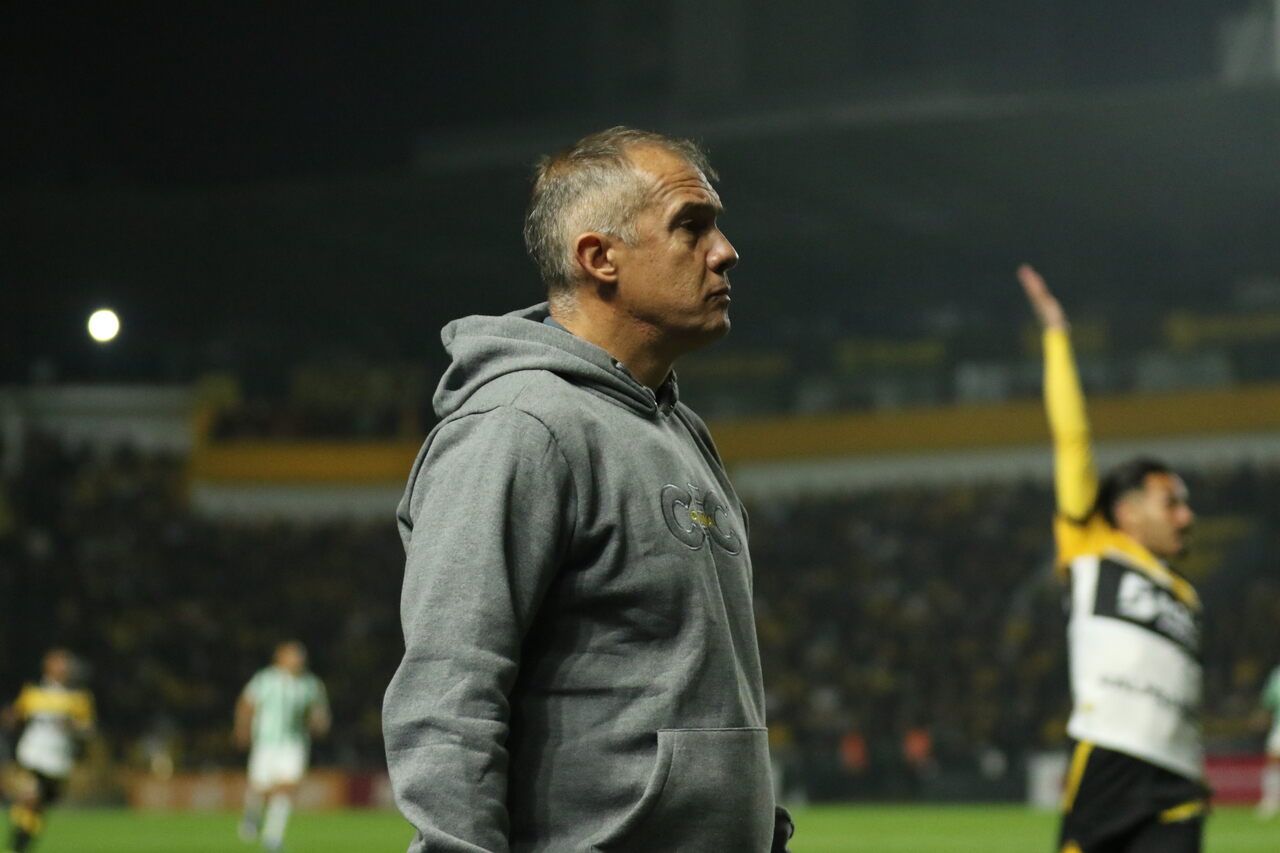 Eduardo Baptista nega ida ao Internacional: "Não procede" Eduardo Baptista nega ida ao Internacional: "Não procede"