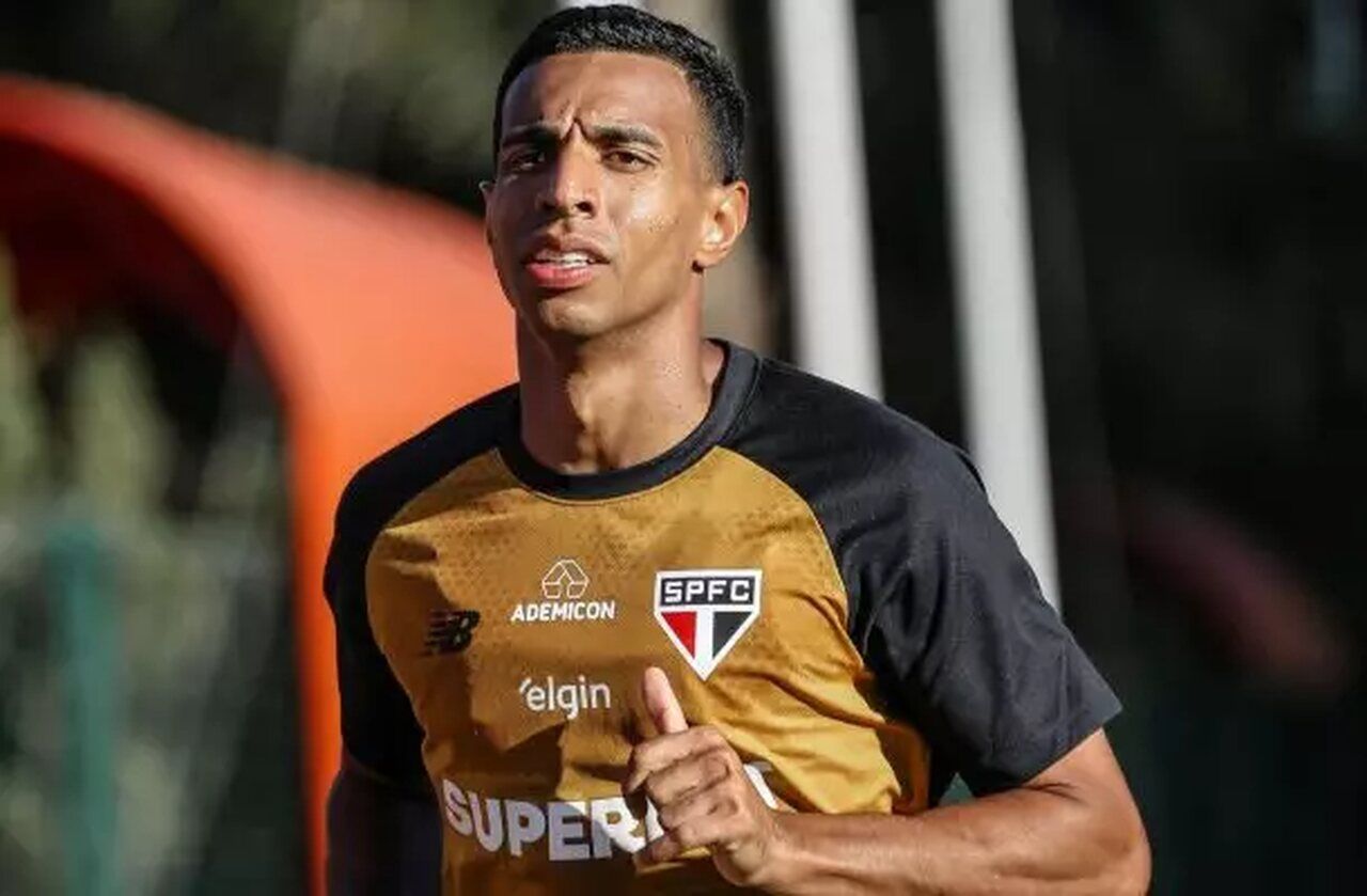 Victor Sá volta a treinar e reforça São Paulo contra o Boca Victor Sá volta a treinar e reforça São Paulo contra o Boca