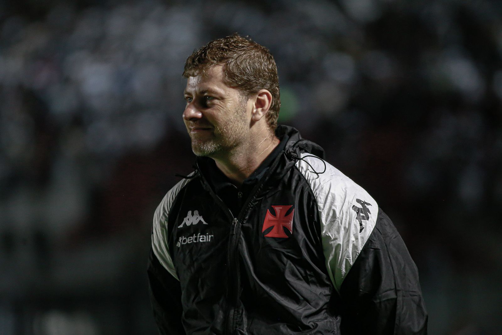 Rafael Paiva deixa o comando do Vasco após derrota para o Corinthians