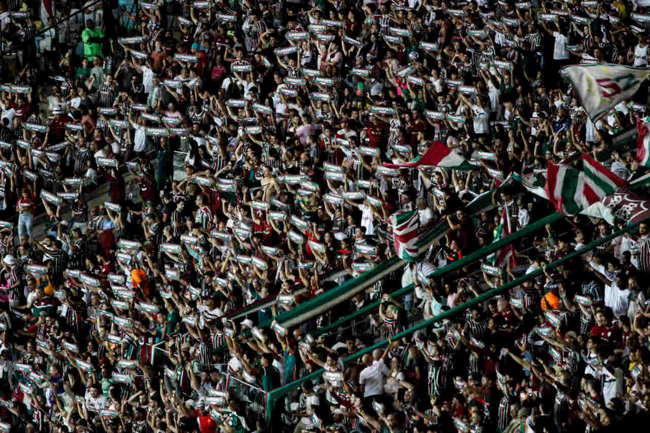Fluminense é multado por conta de sinalizadores