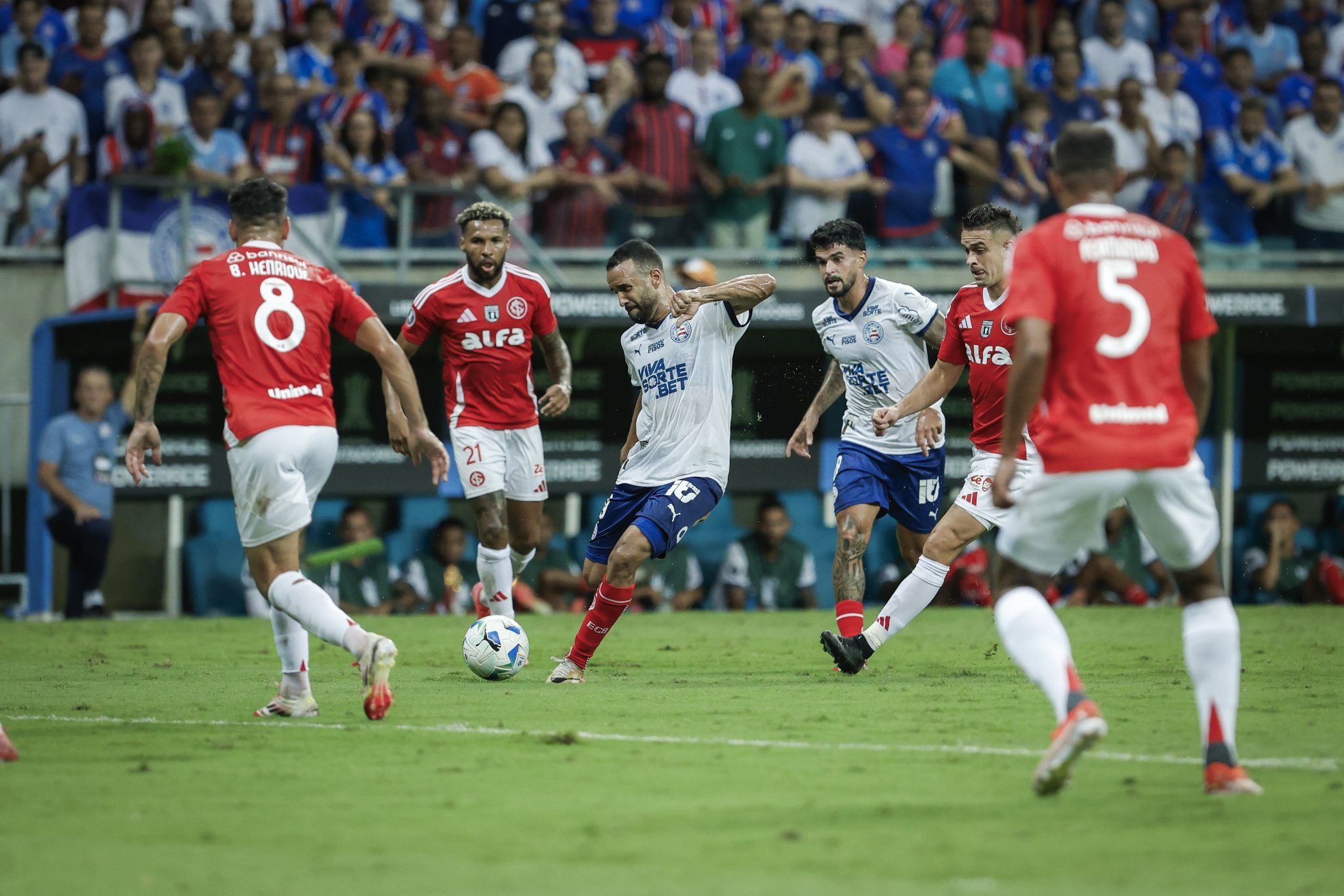 Bahia e Internacional fazem grande jogo com empate emocionante pela Libertadores