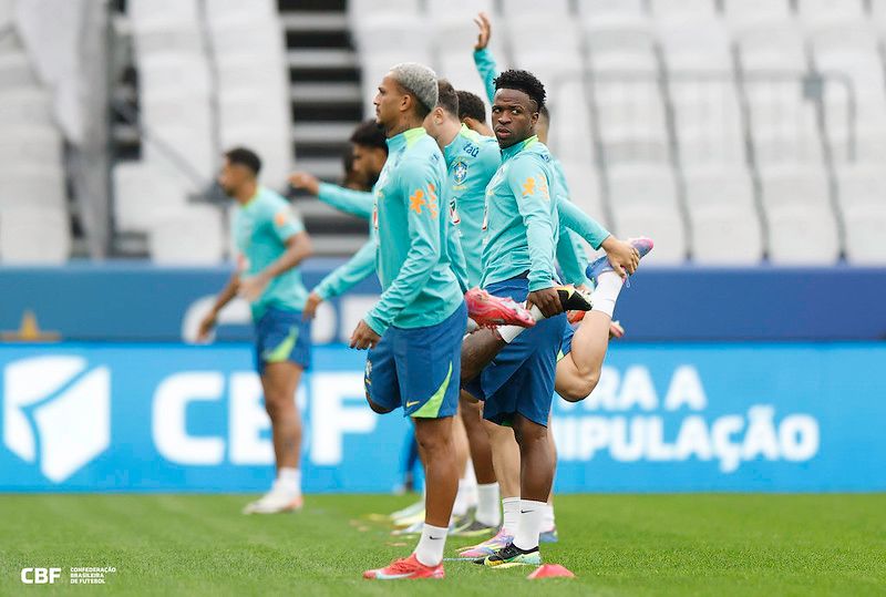 Brasil x Paraguai: prováveis escalações, onde assistir ao vivo e horário