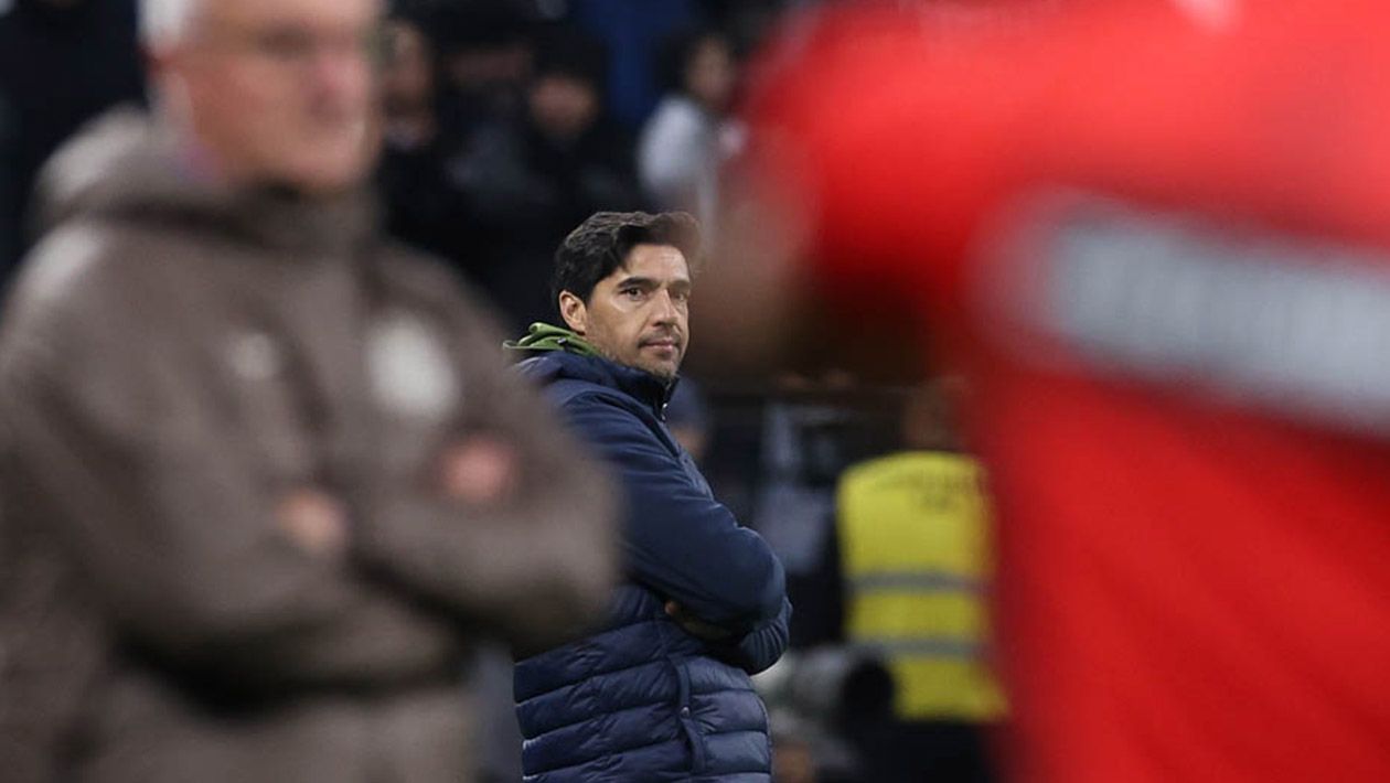 Abel Ferreira aponta desatenção da defesa e crítica VAR na derrota do Palmeiras