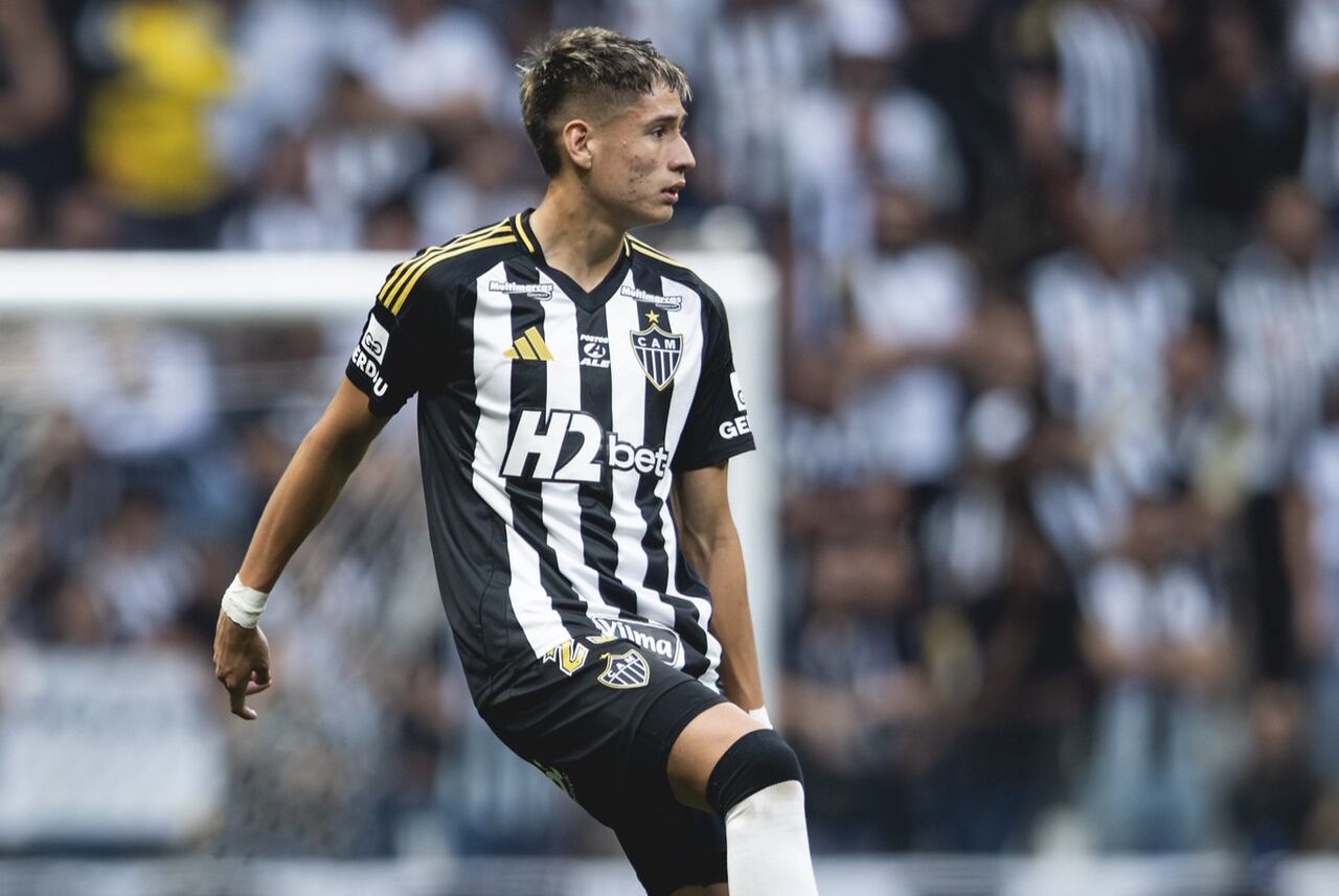 Atlético pode escalar zagueiro "no sacrifício" em clássico
