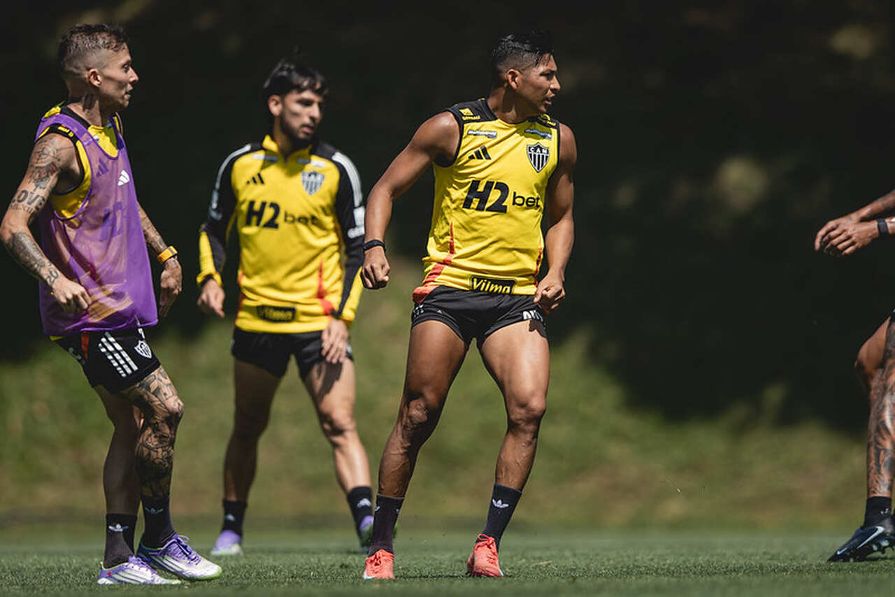 Atlético-MG espera por Lyanco e encerra preparação para o clássico