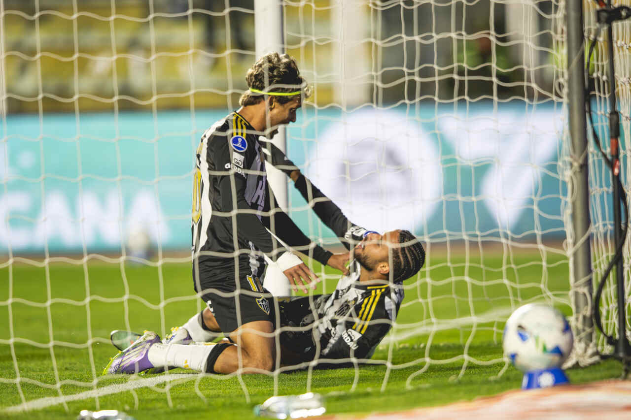 Atlético faz 2 a 0, mas cede empate ao Bolívar na altitude de La Paz