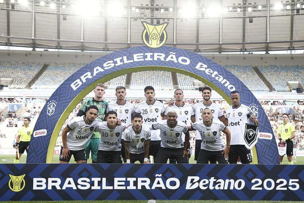 Pressionado, Botafogo disputa o último clássico de 2025