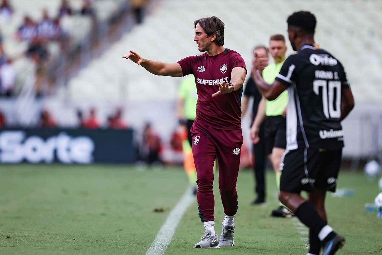 Zubeldía analisa atuação do Fluminense: "Jogamos mal do início ao fim"