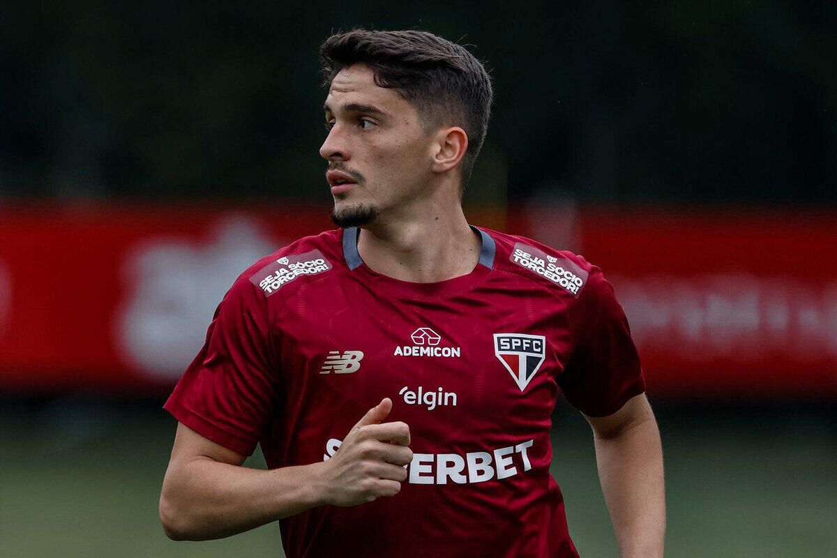 São Paulo volta a treinar no CT, e Pablo Maia passa por exames no tornozelo