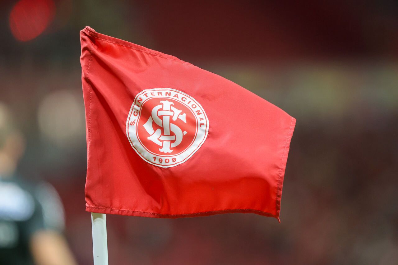 Internacional demite três integrantes da comissão técnica