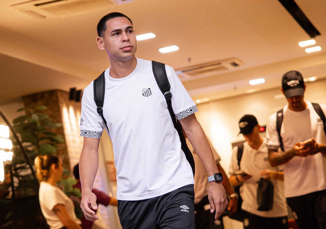 Santos inscreve João Paulo e Caballero na Sul-Americana Santos inscreve João Paulo e Caballero na Sul-Americana