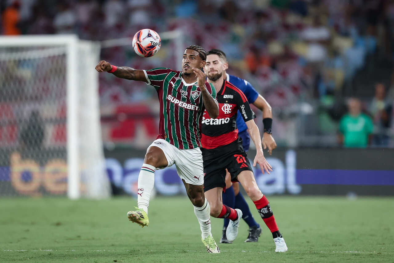 Flamengo vence Fluminense nos pênaltis e é tricampeão carioca