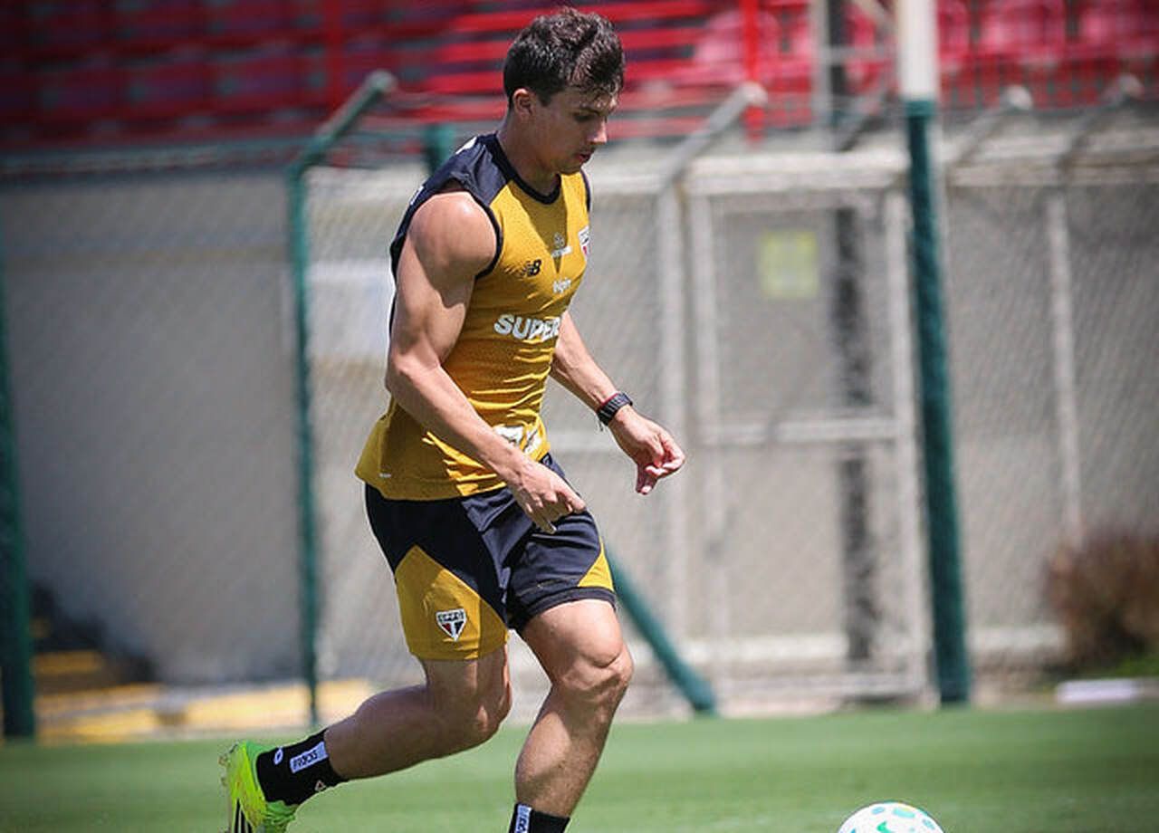 São Paulo acerta o empréstimo de Tapia para time da MLS
