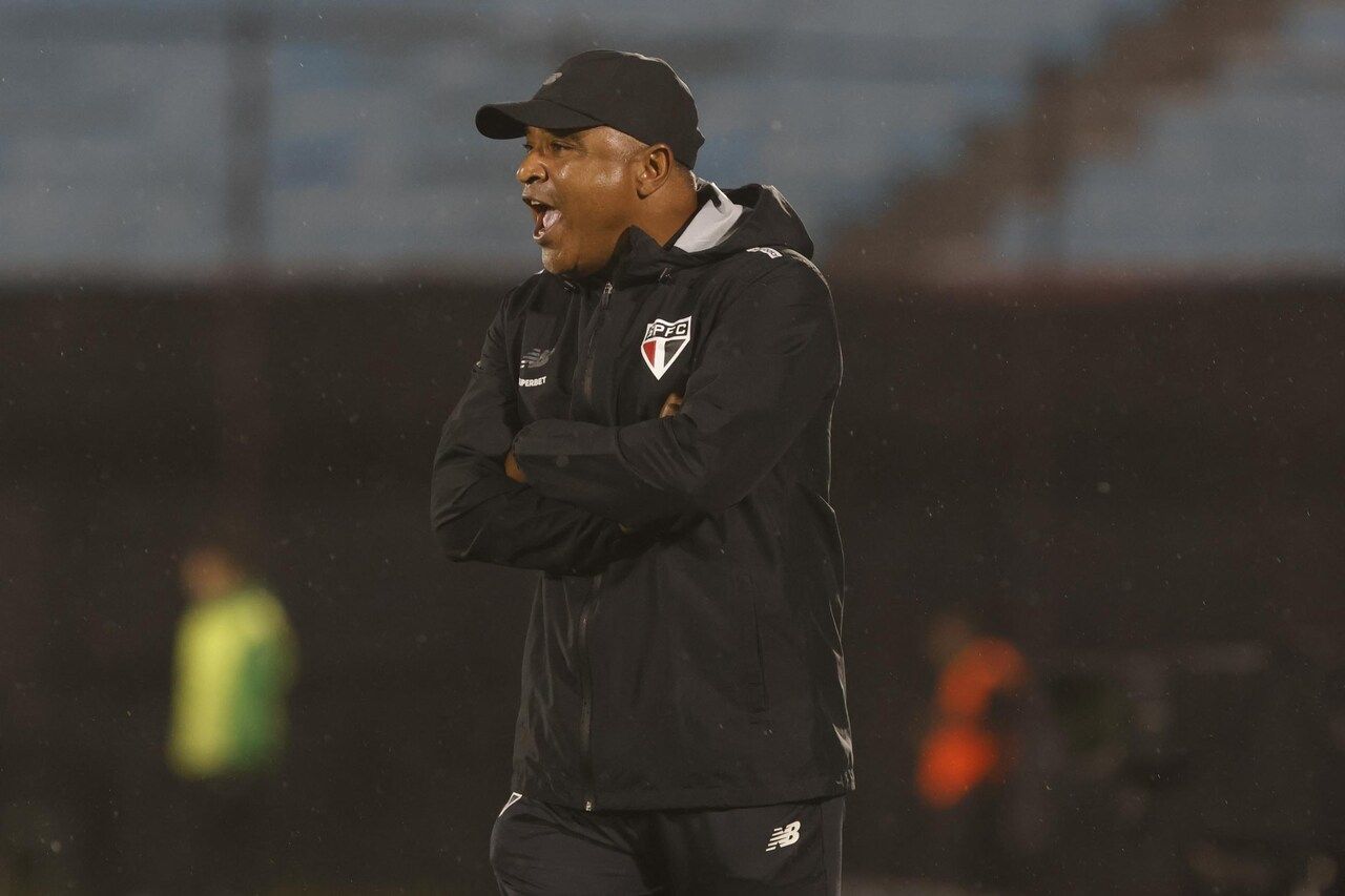 Roger aprova atuação do São Paulo na Sul-Americana: ''Equipe sólida''