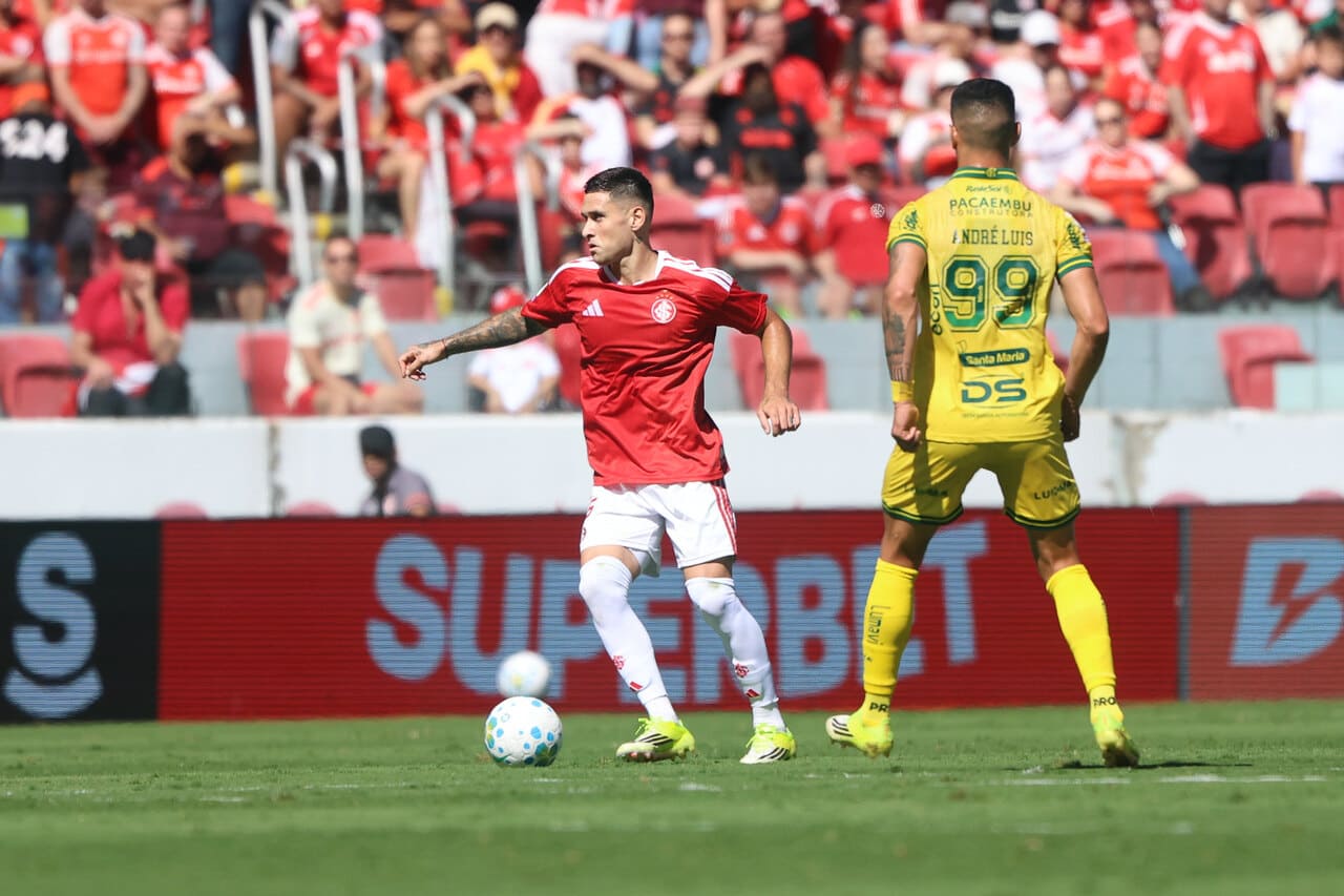 Imagem da noticia Sob vaias e gritos de "time sem vergonha", Inter perde para Mirassol em casa