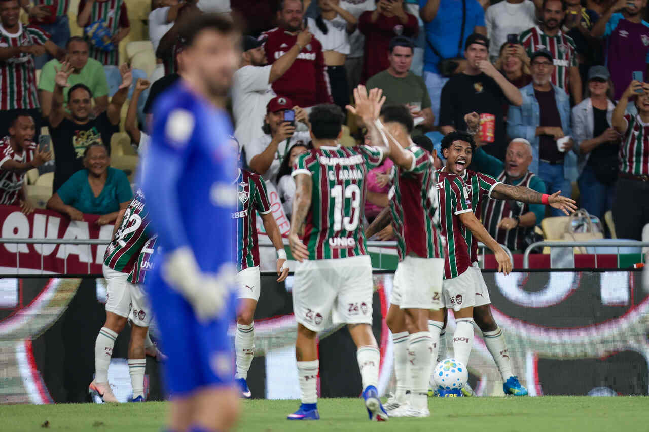 Imagem da noticia Em noite de Hulk, Fluminense bate o São Paulo e volta a vencer pelo Brasileirão