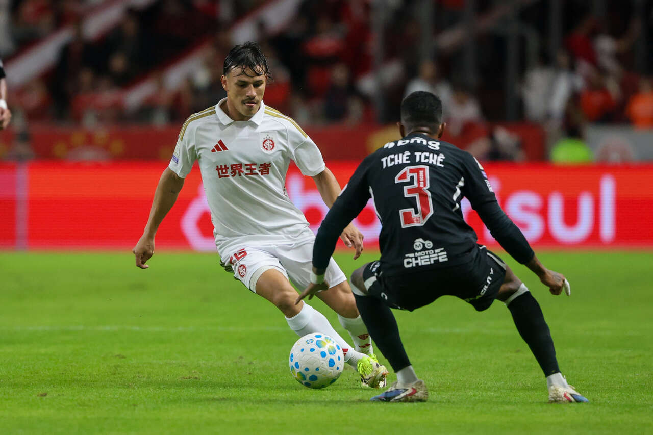 Internacional perde Bernabei e liga alerta antes da pausa para a Copa