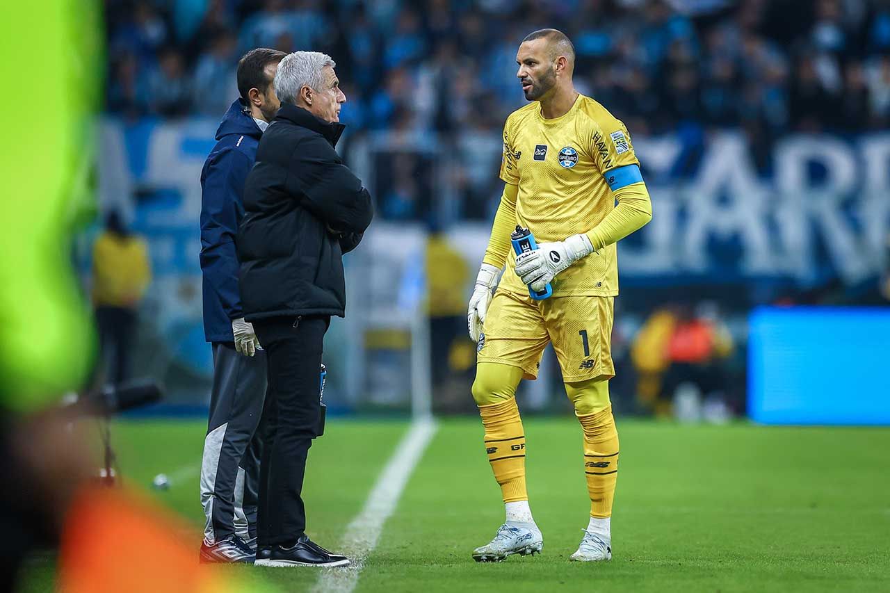 Weverton fala de convocação: "Sempre um orgulho" Weverton fala de convocação: "Sempre um orgulho"