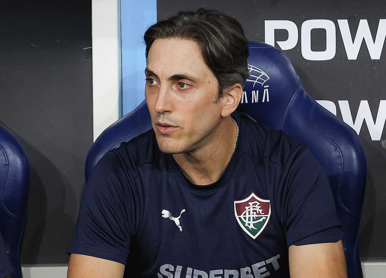 Torcida do Flu vibra com saída de Zubeldía Torcida do Flu vibra com saída de Zubeldía