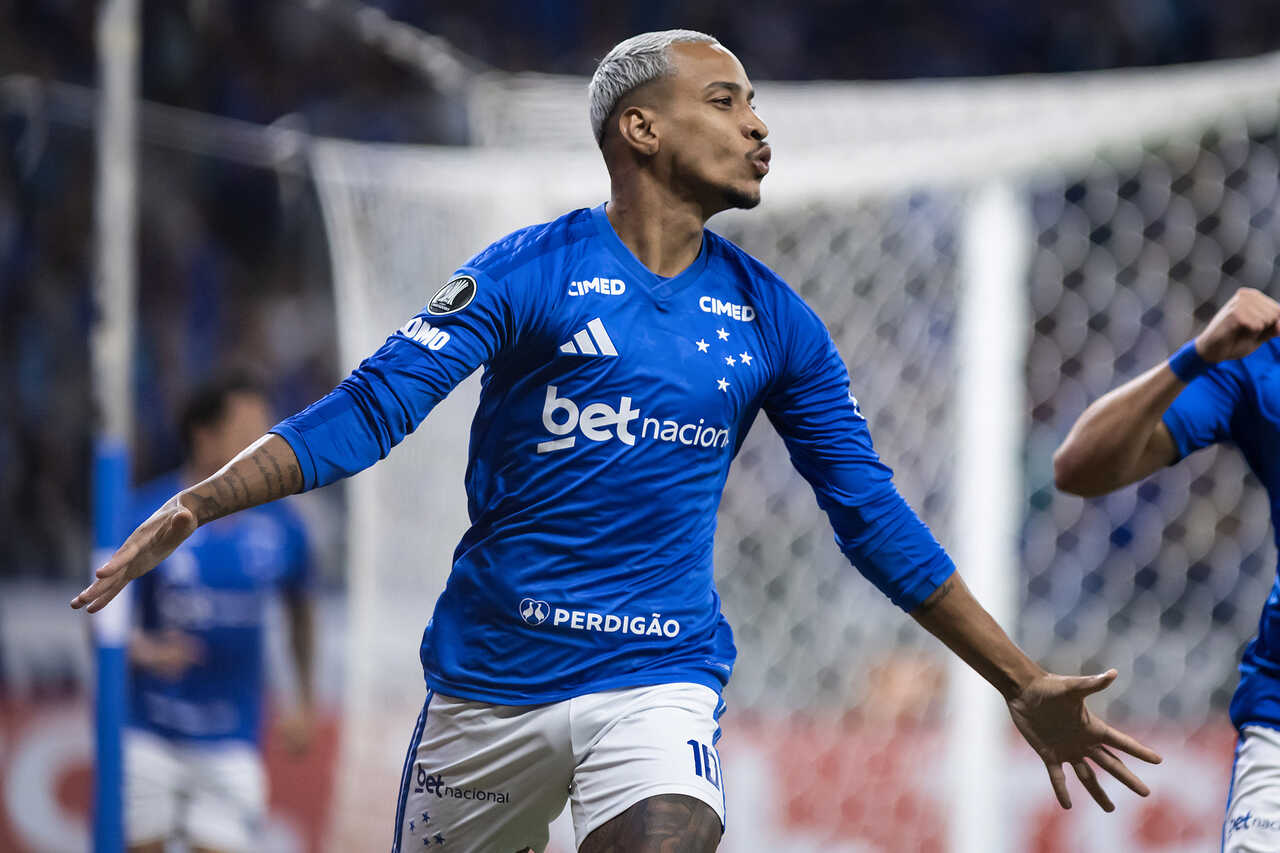 Matheus Pereira brilha, Cruzeiro goleia e vai na Liberta Matheus Pereira brilha, Cruzeiro goleia e vai na Liberta