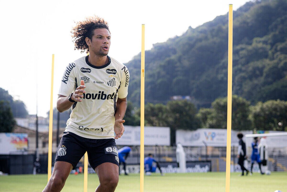 Santos perde Willian Arão e amplia lista de baixas Santos perde Willian Arão e amplia lista de baixas