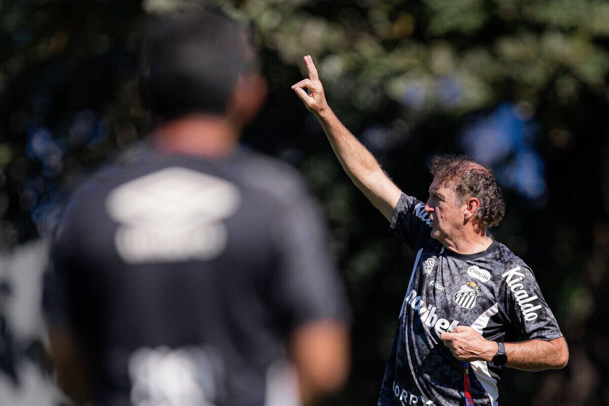 Santos encara Flamengo em duelo pela liderança do returno Santos encara Flamengo em duelo pela liderança do returno