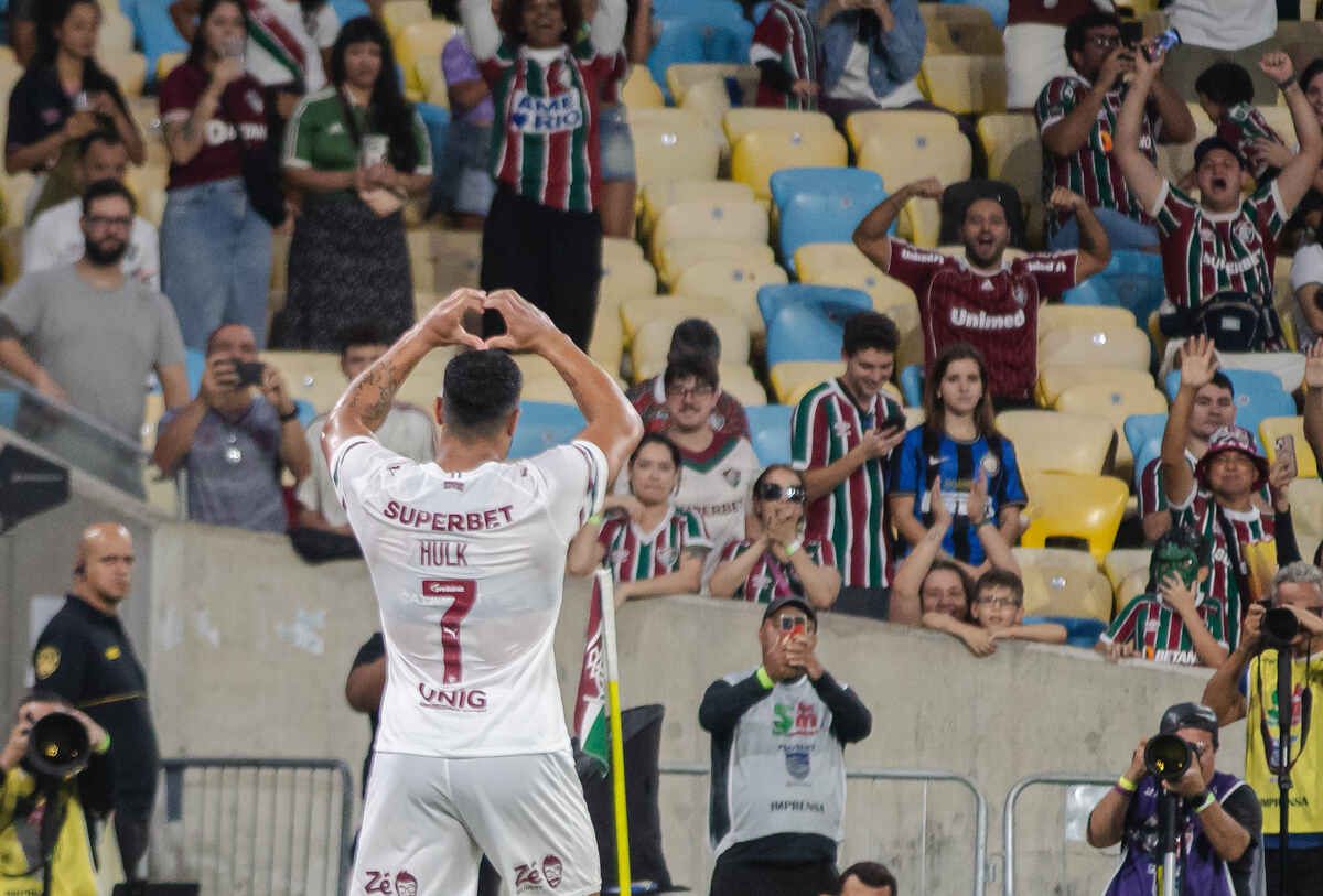Hulk marca e Fluminense vence o Bahia em amistoso Hulk marca e Fluminense vence o Bahia em amistoso