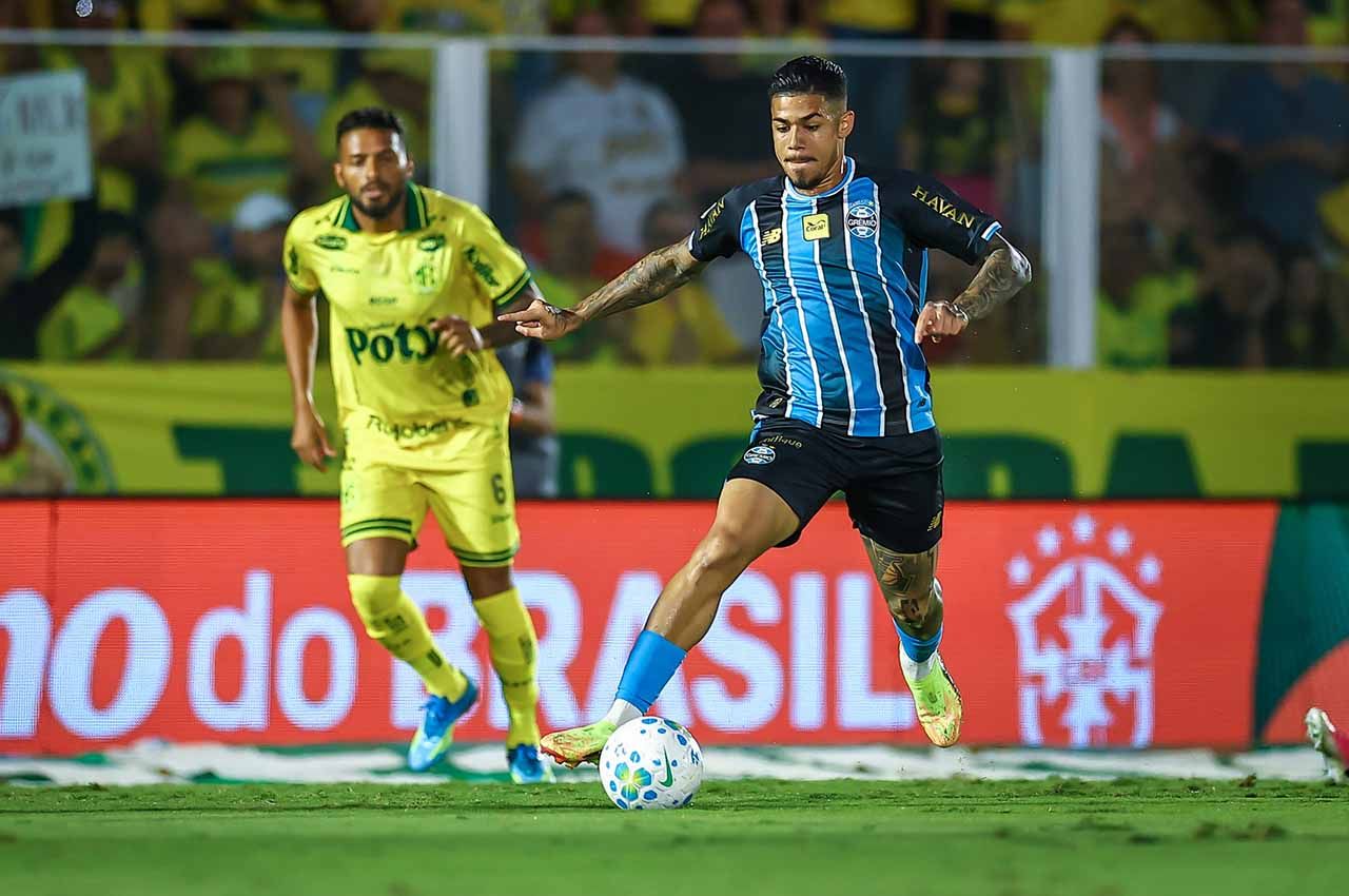 Amuzu marca, Grêmio reage e arranca empate com o Mirassol Amuzu marca, Grêmio reage e arranca empate com o Mirassol