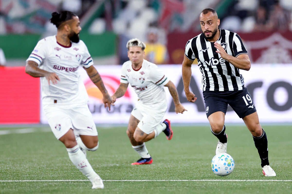 Botafogo e Fluminense ficam no empate no Nilton Santos Botafogo e Fluminense ficam no empate no Nilton Santos
