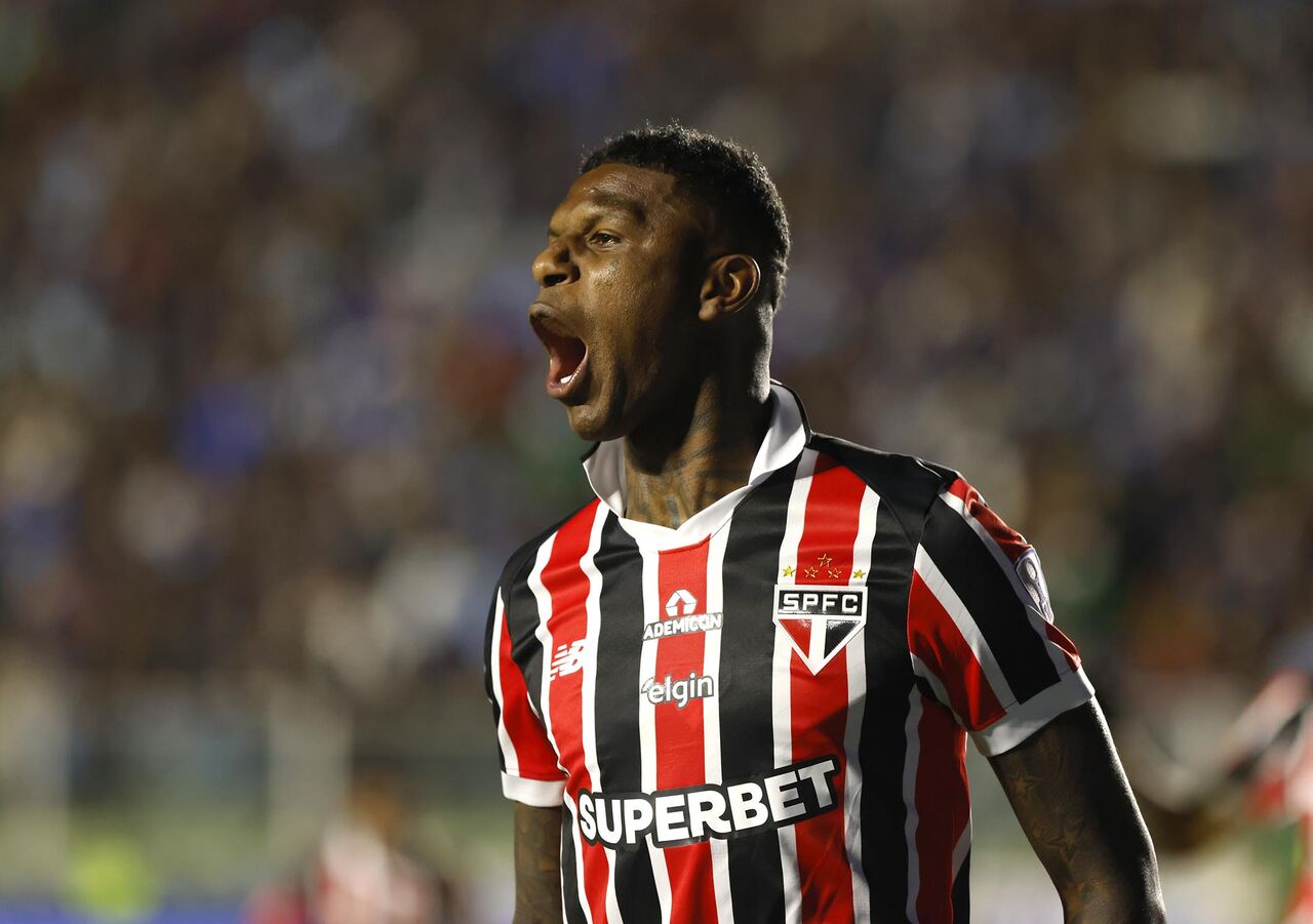 Arboleda pede desculpas à torcida do São Paulo Arboleda pede desculpas à torcida do São Paulo